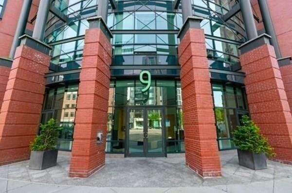 9 W Broadway in Boston, MA - Foto de edificio