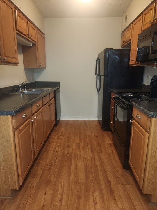 910 Old Manor Rd in Columbia, SC - Building Photo