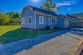 302 S Flood Ave in Norman, OK - Building Photo - Building Photo