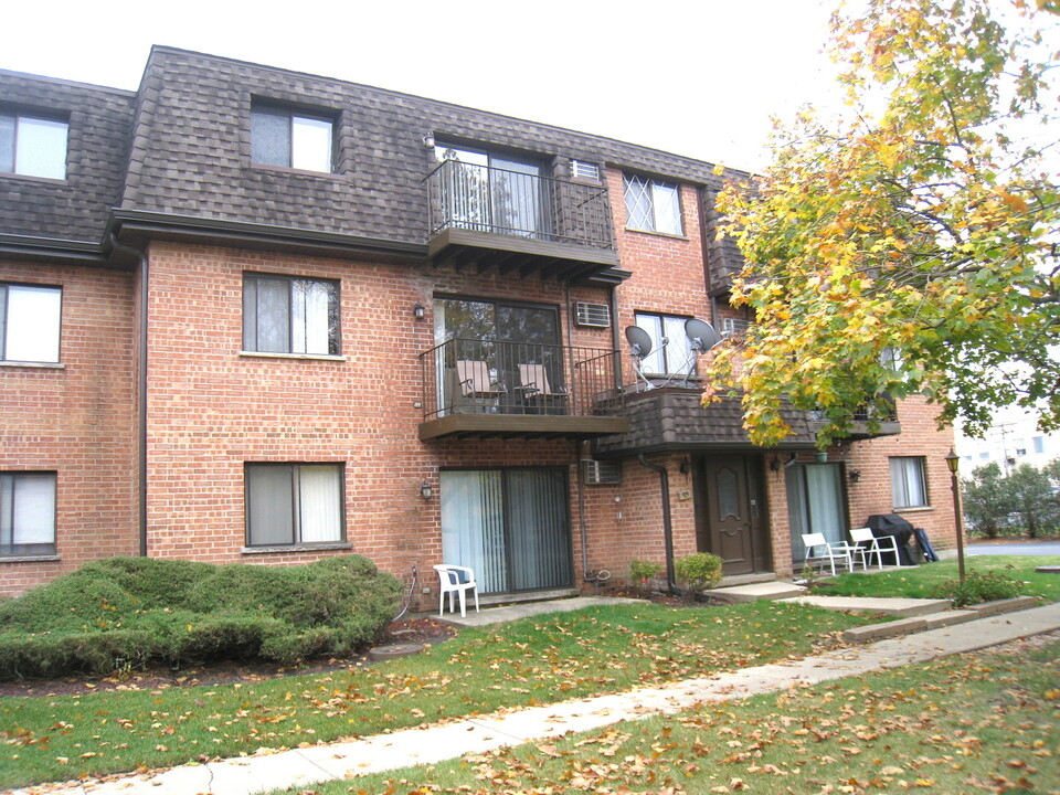 929 S McKinley Ave in Arlington Heights, IL - Foto de edificio