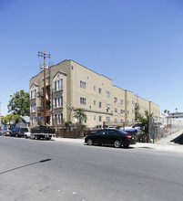560 N. Kingsley in Los Angeles, CA - Building Photo - Building Photo