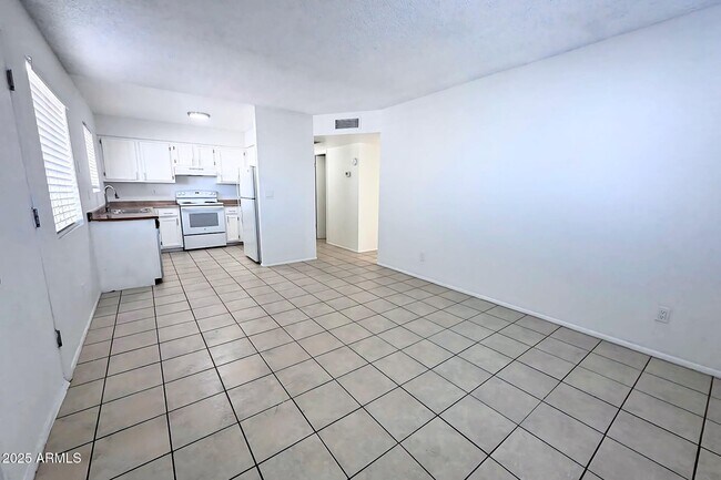 725 W 1st Ave in Mesa, AZ - Building Photo - Building Photo