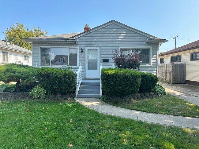 property at 24924 Lexington Ave