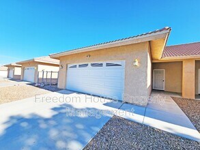 530 Bourbon St in Pahrump, NV - Building Photo - Building Photo