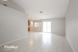 5820 Meadow Dale Dr in North Las Vegas, NV - Building Photo - Building Photo