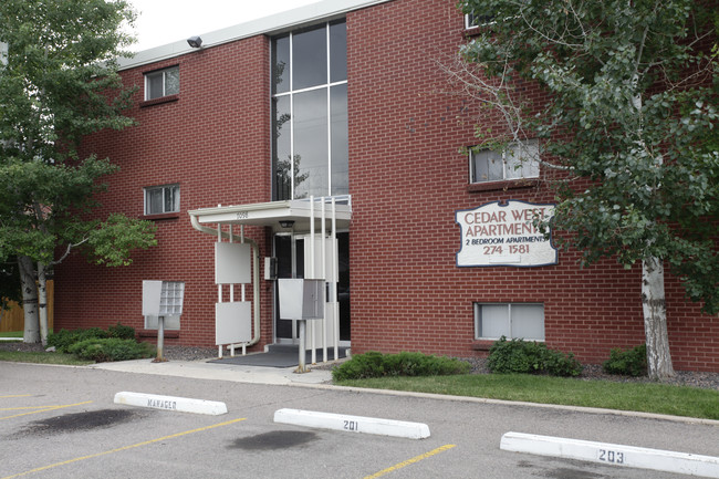 Cedar West Apartments in Lakewood, CO - Building Photo - Building Photo