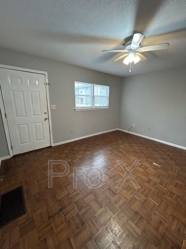 1116 S Elm St in Pittsburg, KS - Building Photo - Building Photo