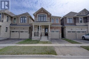 1584 Scarlett Trl in Pickering, ON - Building Photo