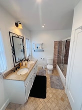 2754 Kenwood Ave in Los Angeles, CA - Building Photo - Building Photo