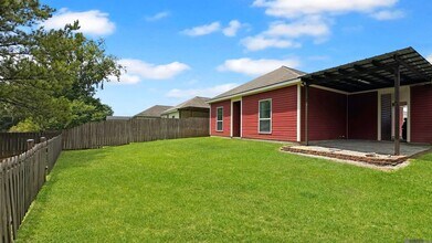 10816 Field Pointe Dr in Denham Springs, LA - Building Photo - Building Photo