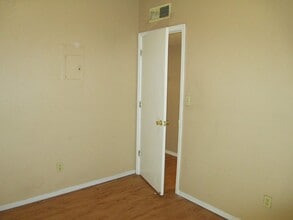1311 E San Antonio Ave in El Paso, TX - Building Photo - Building Photo