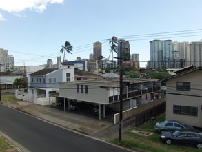 1749 Fern St in Honolulu, HI - Foto de edificio - Building Photo