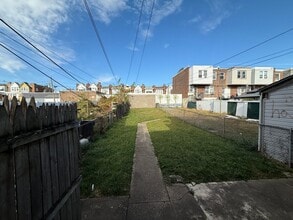 7208 Torresdale Ave in Philadelphia, PA - Foto de edificio - Building Photo