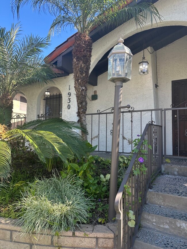 1930 Junipero Ave, Unit 3