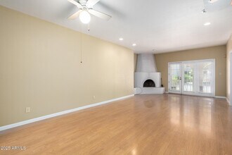 5200 S Lakeshore Dr in Tempe, AZ - Building Photo - Building Photo