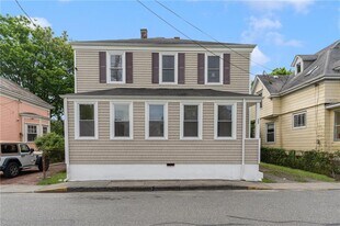 53 Warner St in Newport, RI - Building Photo