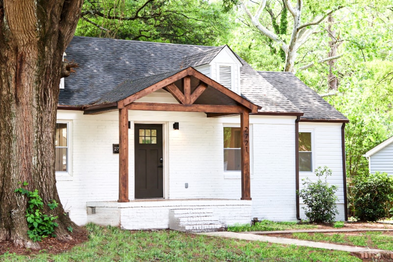 2721 Mayflower Rd in Charlotte, NC - Building Photo