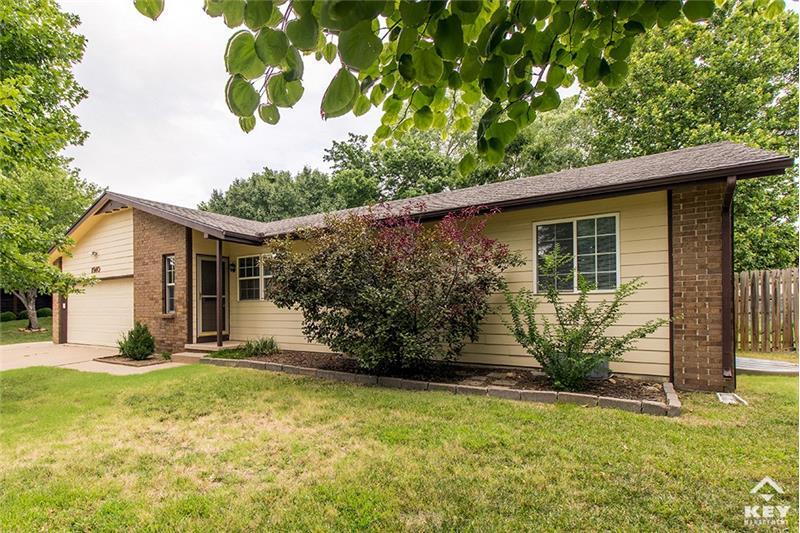 1910 N Evergreen Ln in Wichita, KS - Building Photo