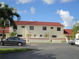 1206 San Remo Cir in Homestead, FL - Building Photo