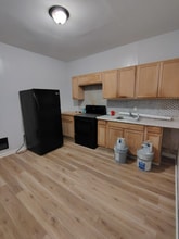 1321 W Auburn St in Philadelphia, PA - Building Photo - Building Photo