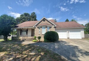 426 Northview Dr in Sanford, NC - Building Photo