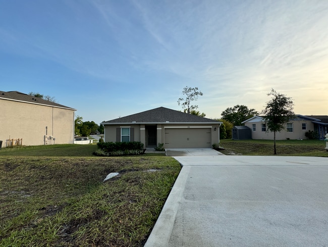 1056 Gerona Ave in Deltona, FL - Building Photo - Building Photo