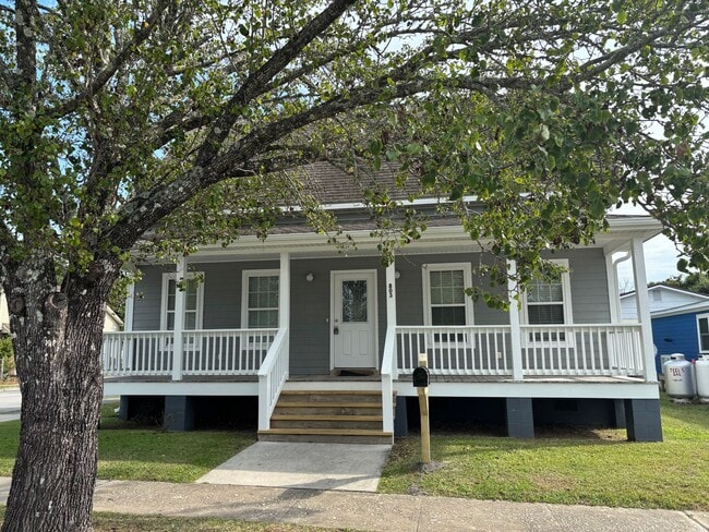 803 Pine St in Beaufort, NC - Foto de edificio - Building Photo
