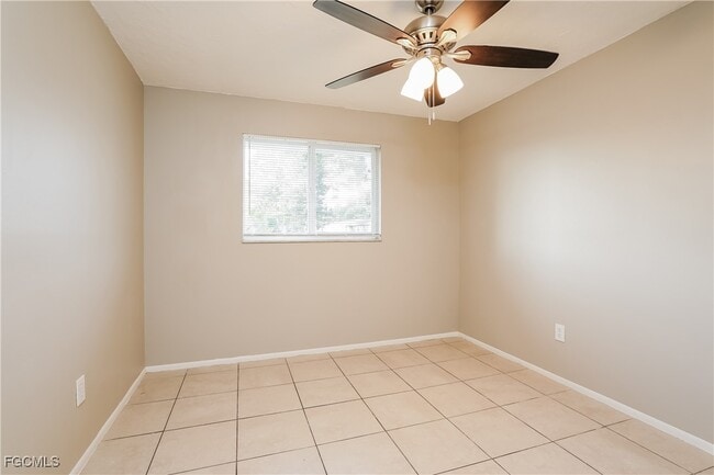 property at 19 Kingsman Cir