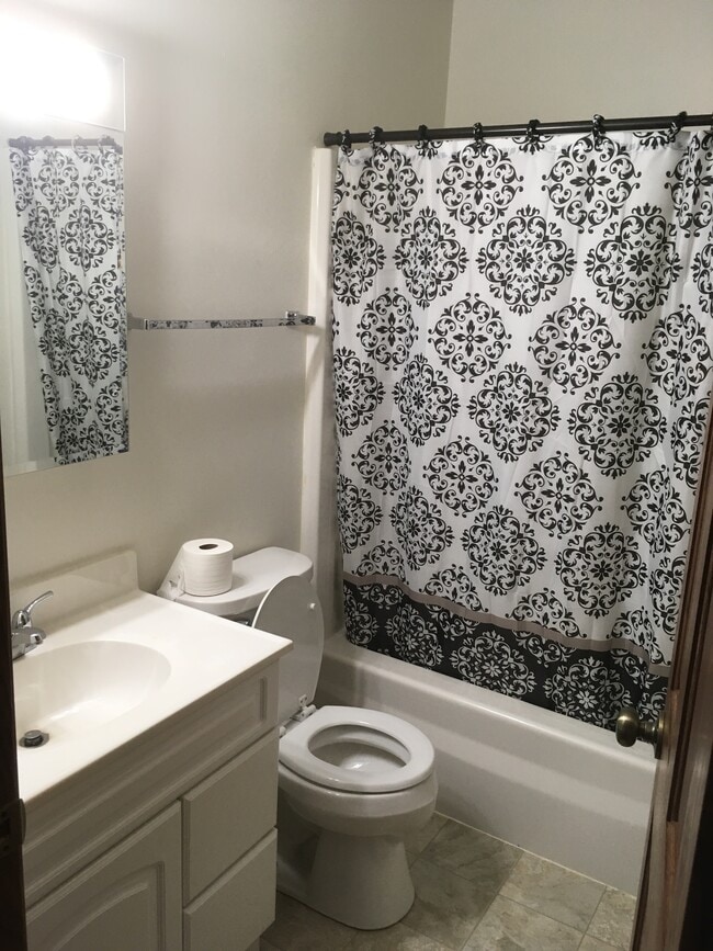 500 18th Ave SE in Minot, ND - Building Photo - Building Photo