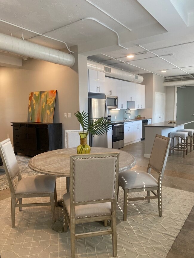 The Marine Residence in Memphis, TN - Foto de edificio - Building Photo