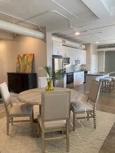 The Marine Residence in Memphis, TN - Foto de edificio - Building Photo