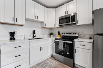 4166 Cole Way in San Diego, CA - Foto de edificio - Building Photo