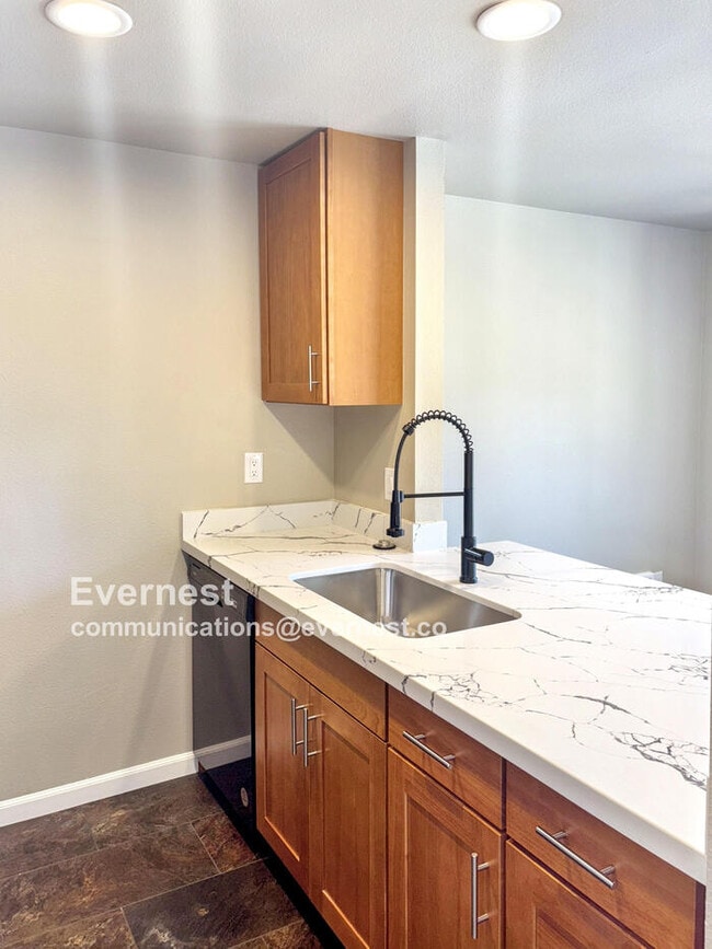 428 Burnett Ave S in Renton, WA - Building Photo - Building Photo