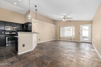 8642 W Laurel Ln in Peoria, AZ - Building Photo - Building Photo