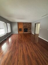 6970 Carriage Hill Dr in Brecksville, OH - Foto de edificio - Building Photo