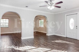 1579 NE 182nd St in North Miami Beach, FL - Building Photo - Building Photo