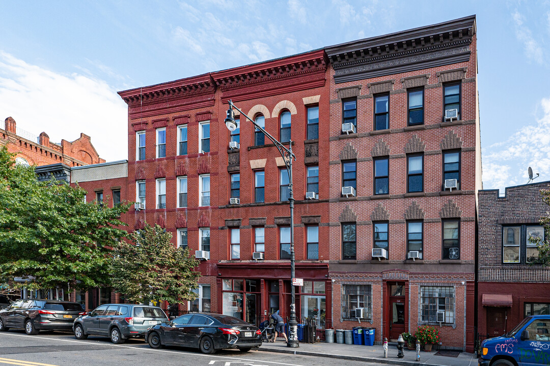 170 Franklin St in Brooklyn, NY - Building Photo