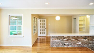 2047 McClendon St in Houston, TX - Building Photo - Building Photo