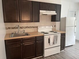 338 N 63rd st, Unit 2b