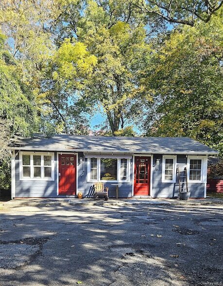 14 Cedar Ln in Cornwall, NY - Building Photo