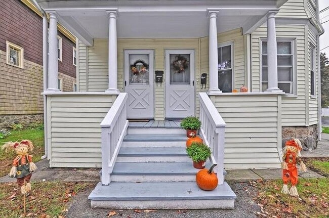 23 Saunders St, Unit F