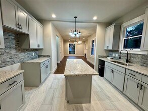1810 Ramsey Ave in Dallas, TX - Building Photo - Building Photo