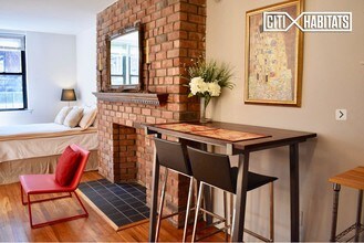250 W 15th St-Unit -2B in New York, NY - Building Photo - Building Photo