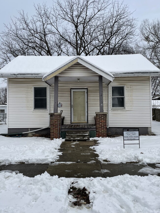 926 Henrietta St in Springfield, IL - Foto de edificio - Building Photo