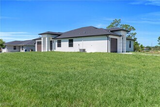 1112 Eisenhower Blvd in Lehigh Acres, FL - Building Photo - Building Photo