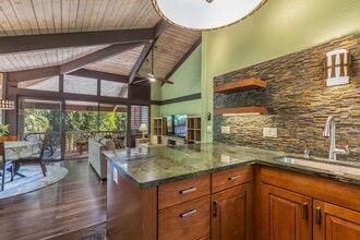 4701 Kawaihau Rd in Kapaa, HI - Building Photo - Building Photo