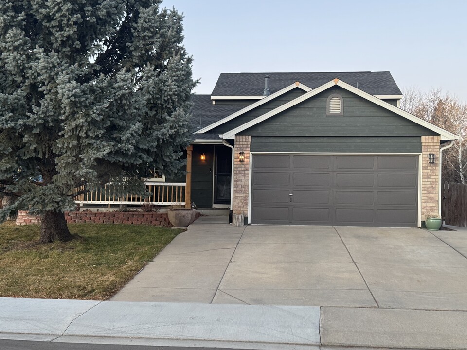 1311 Walden Ct in Longmont, CO - Foto de edificio