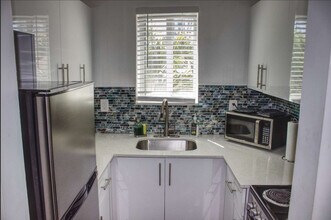 329 Madison St in Hollywood, FL - Building Photo - Building Photo