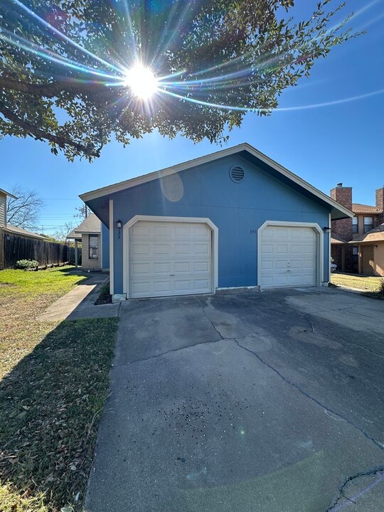 335 Rawhide Loop in Round Rock, TX - Building Photo