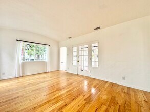 1450 S Wooster St in Los Angeles, CA - Building Photo - Building Photo